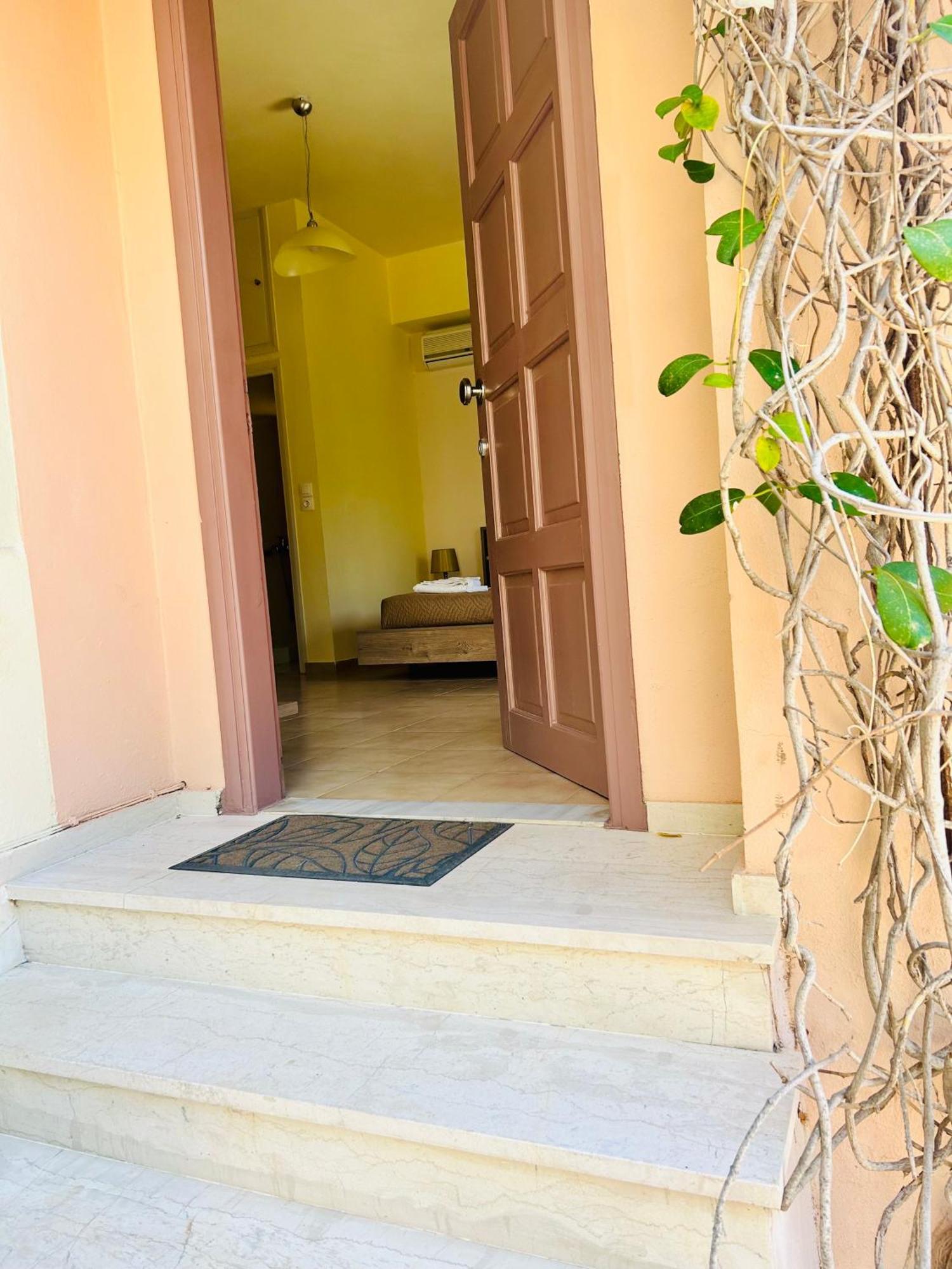 Esperia Apartments Platanias Extérieur photo