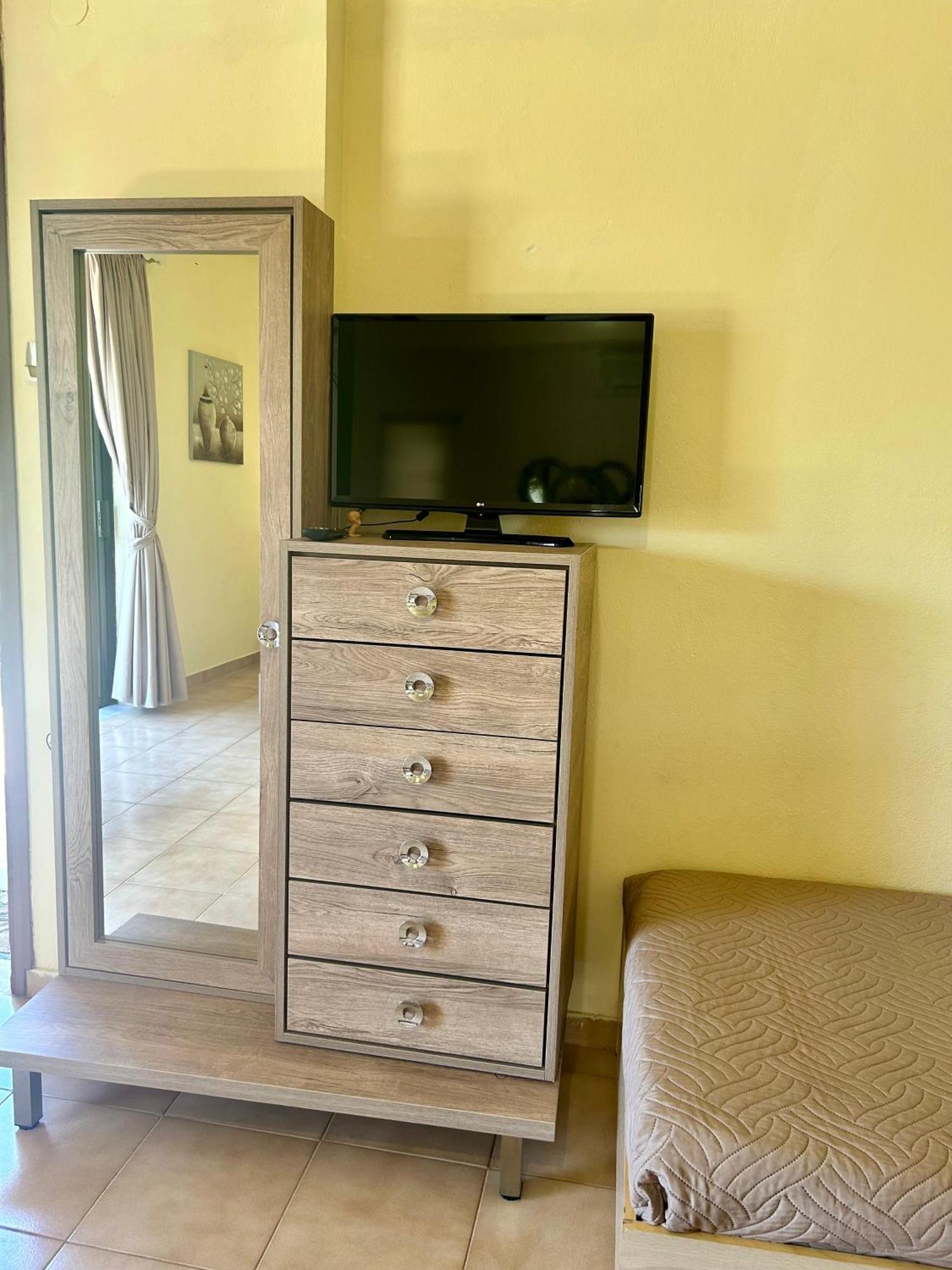 Esperia Apartments Platanias Extérieur photo