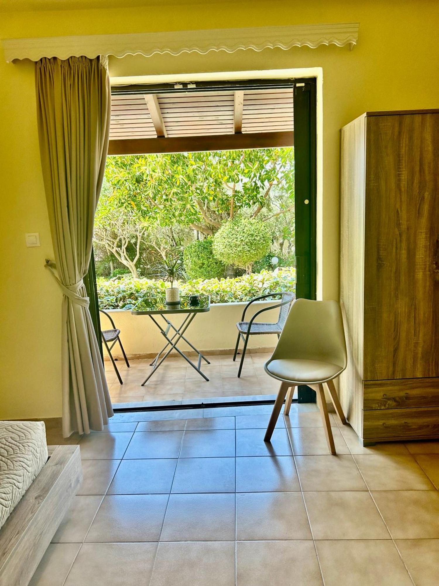 Esperia Apartments Platanias Extérieur photo