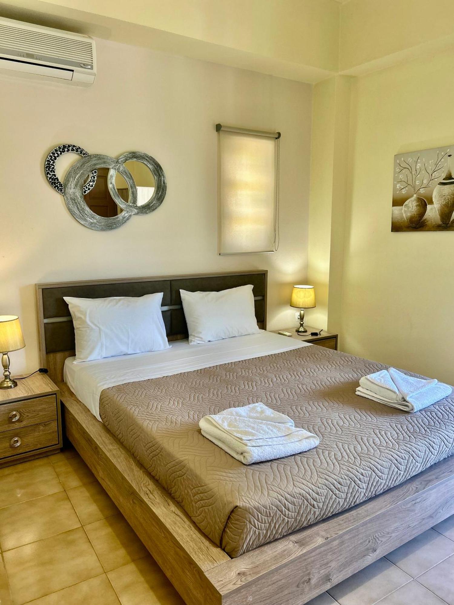 Esperia Apartments Platanias Extérieur photo